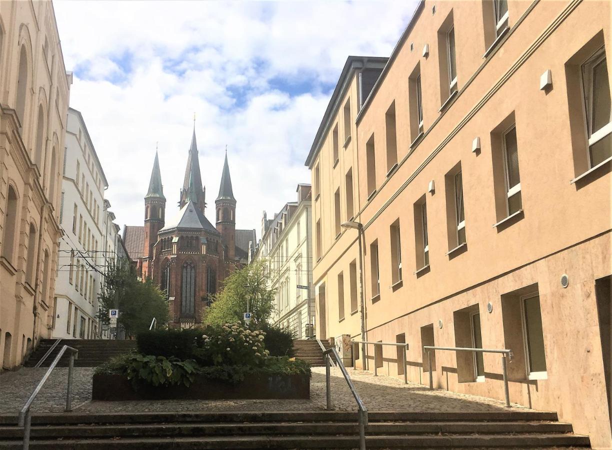 Schwerin Apartment Am Pfaffenteich 1. Obergeschoss Luaran gambar